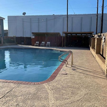 Days Inn & Suites By Wyndham Corpus Christi Central Extérieur photo