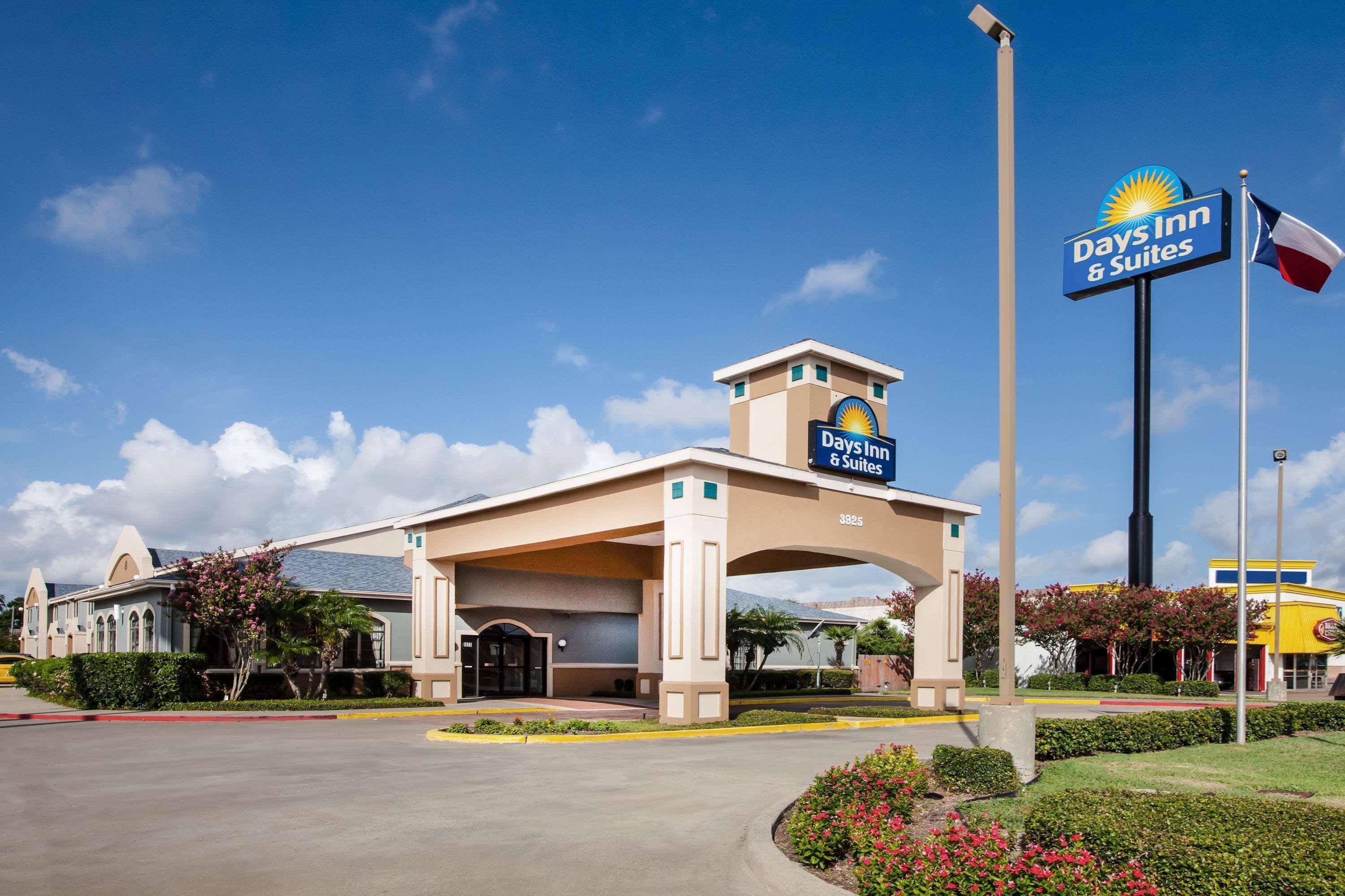 Days Inn & Suites By Wyndham Corpus Christi Central Extérieur photo