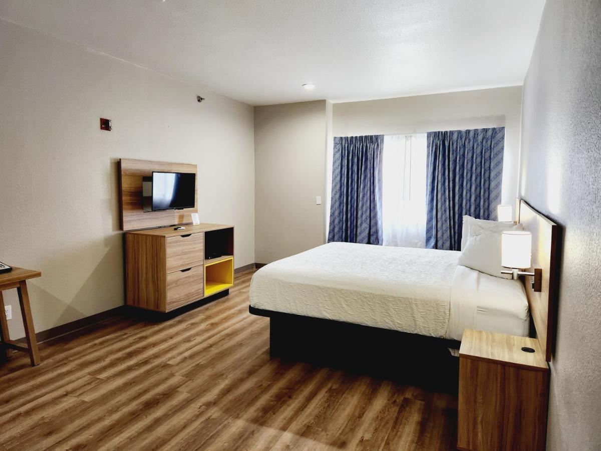 Days Inn & Suites By Wyndham Corpus Christi Central Extérieur photo