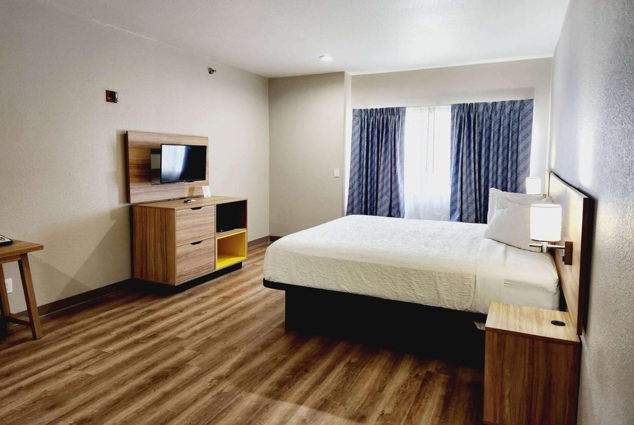 Days Inn & Suites By Wyndham Corpus Christi Central Extérieur photo