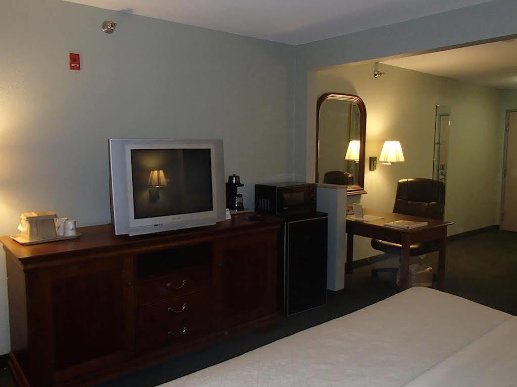 Days Inn & Suites By Wyndham Corpus Christi Central Extérieur photo
