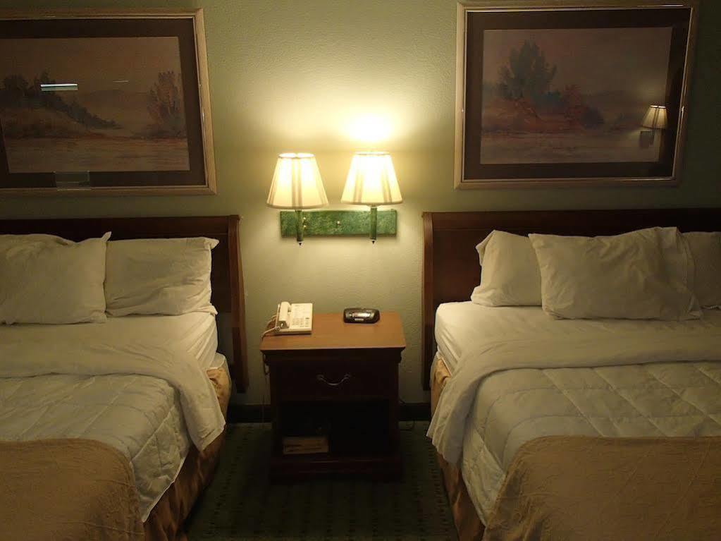 Days Inn & Suites By Wyndham Corpus Christi Central Extérieur photo