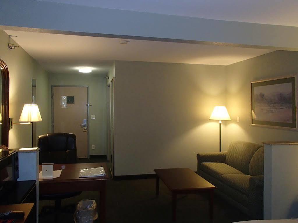 Days Inn & Suites By Wyndham Corpus Christi Central Extérieur photo