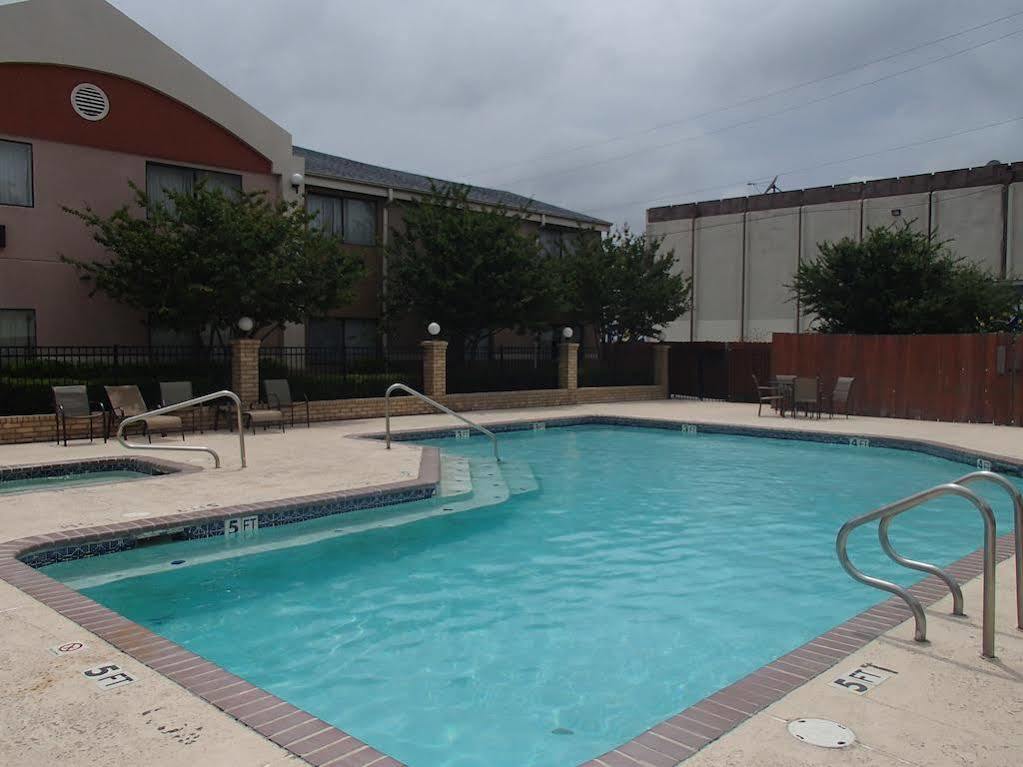 Days Inn & Suites By Wyndham Corpus Christi Central Extérieur photo